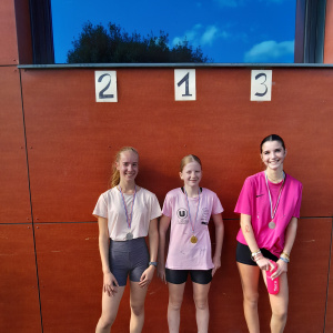 CROSS podium 3e filles